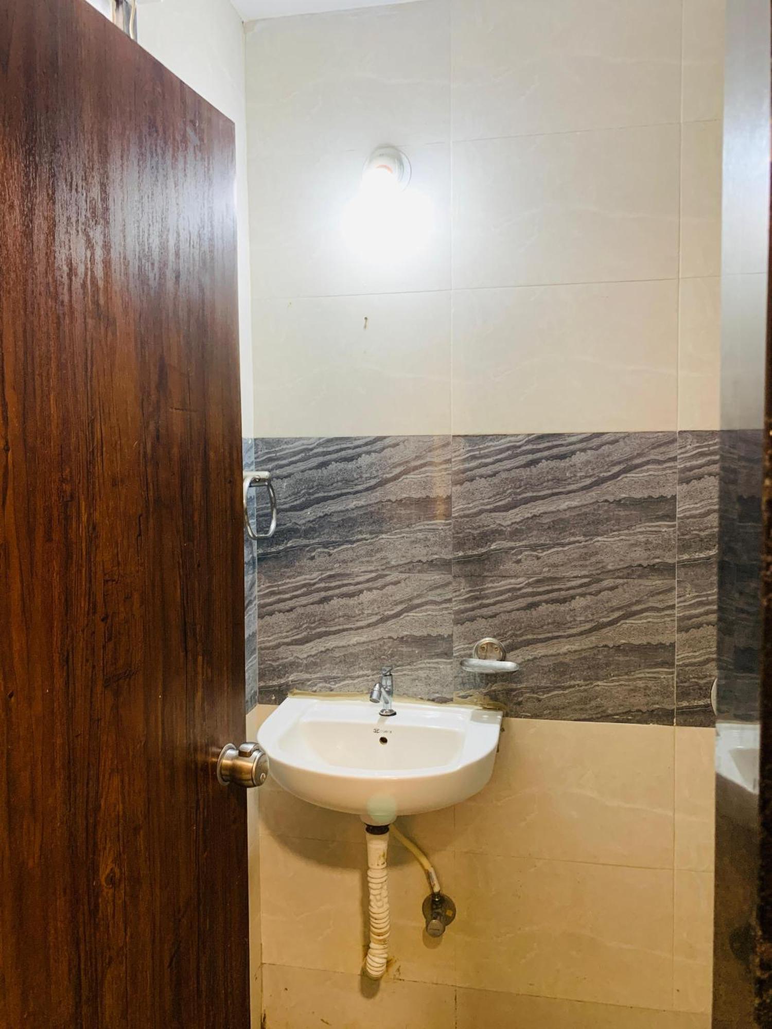 Hotel D9,indore 2*