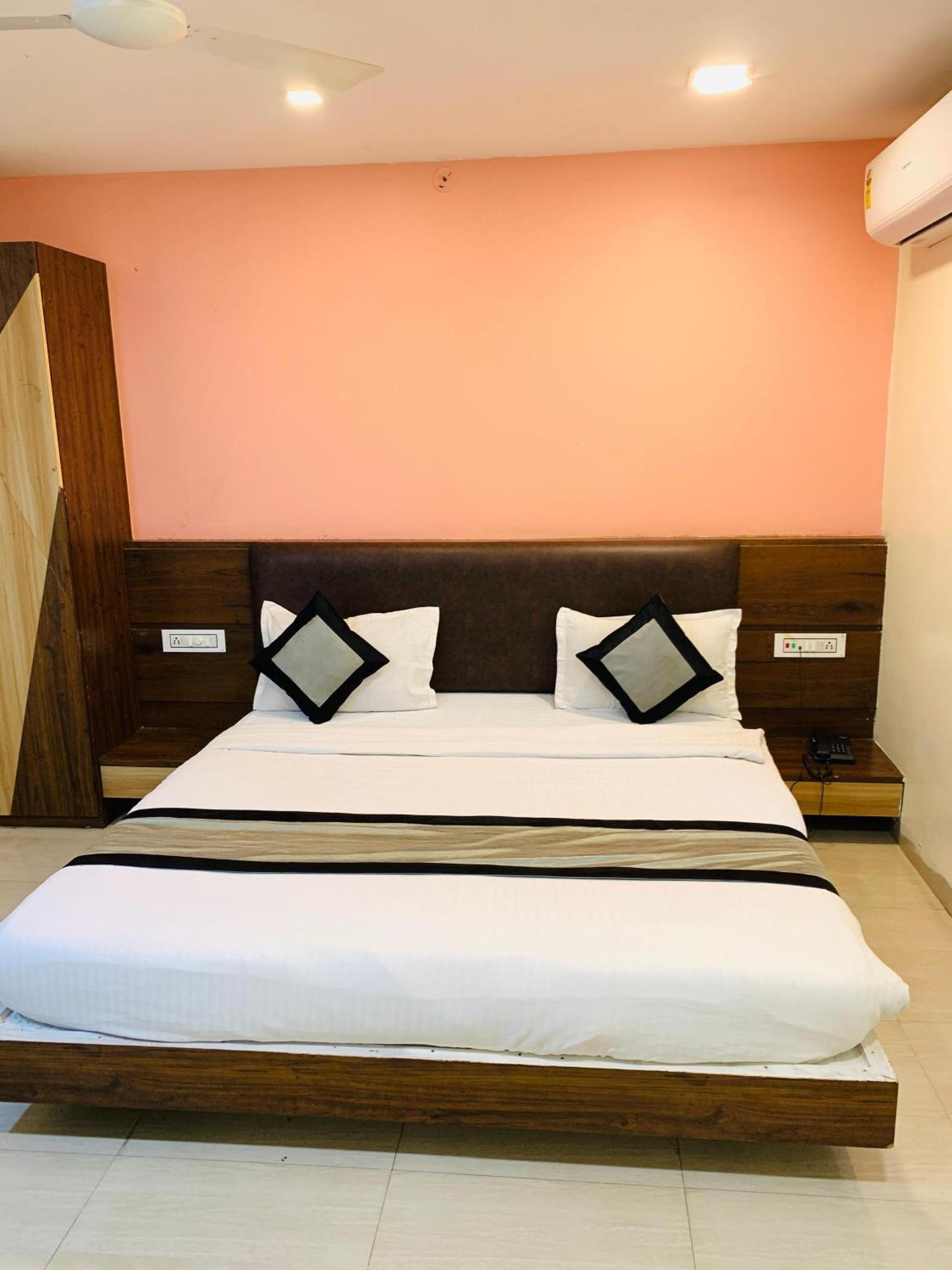 Hotel D9,indore 2*