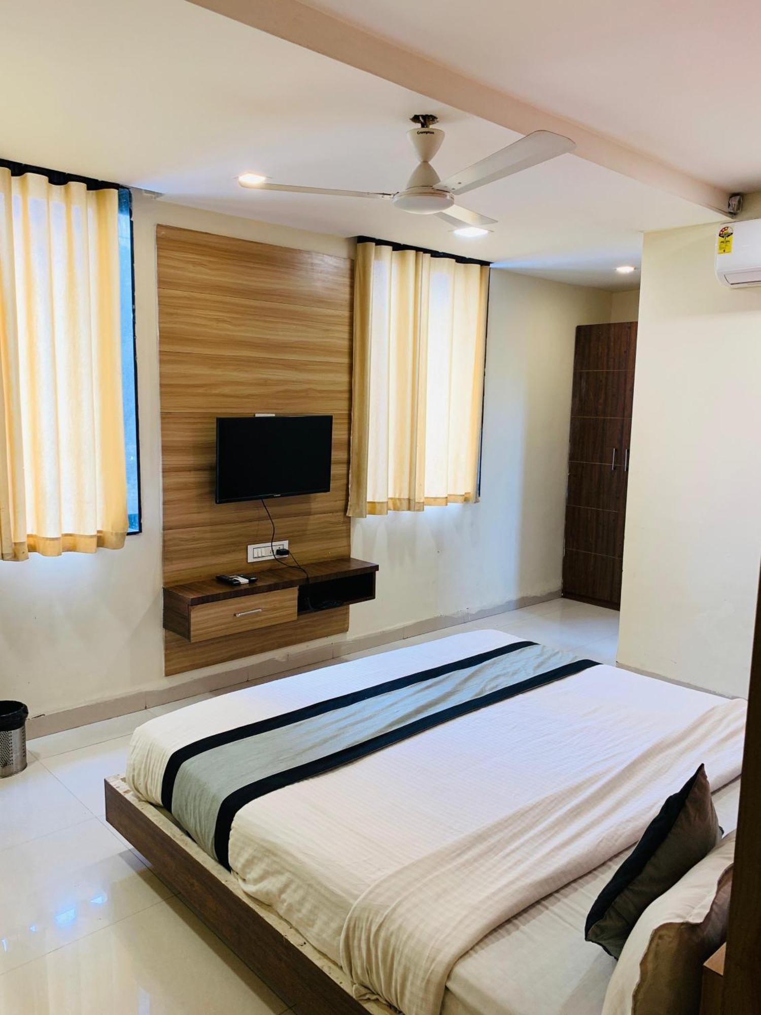 Hotel D9,indore Indore