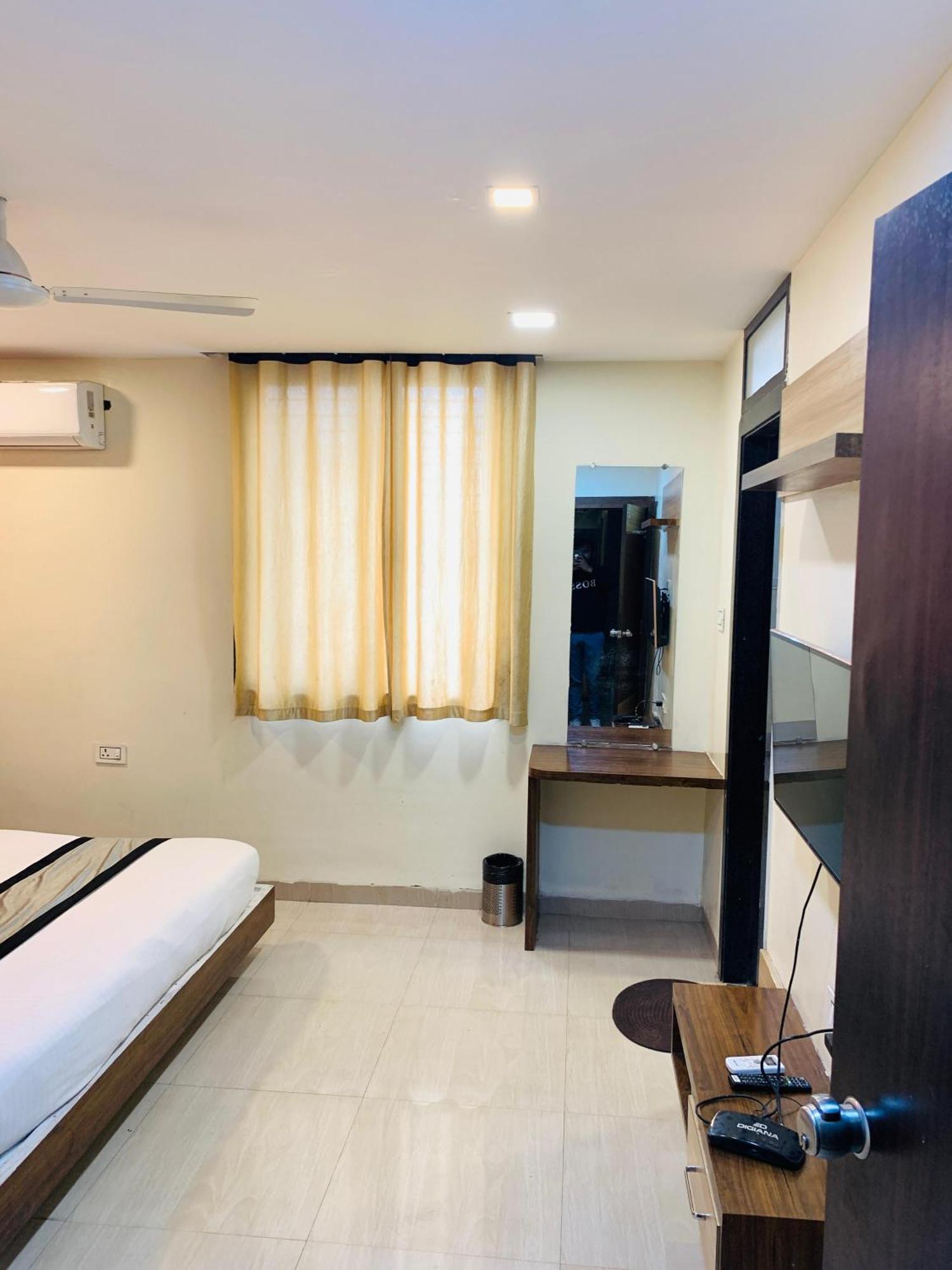 D9,indore 2* Indore