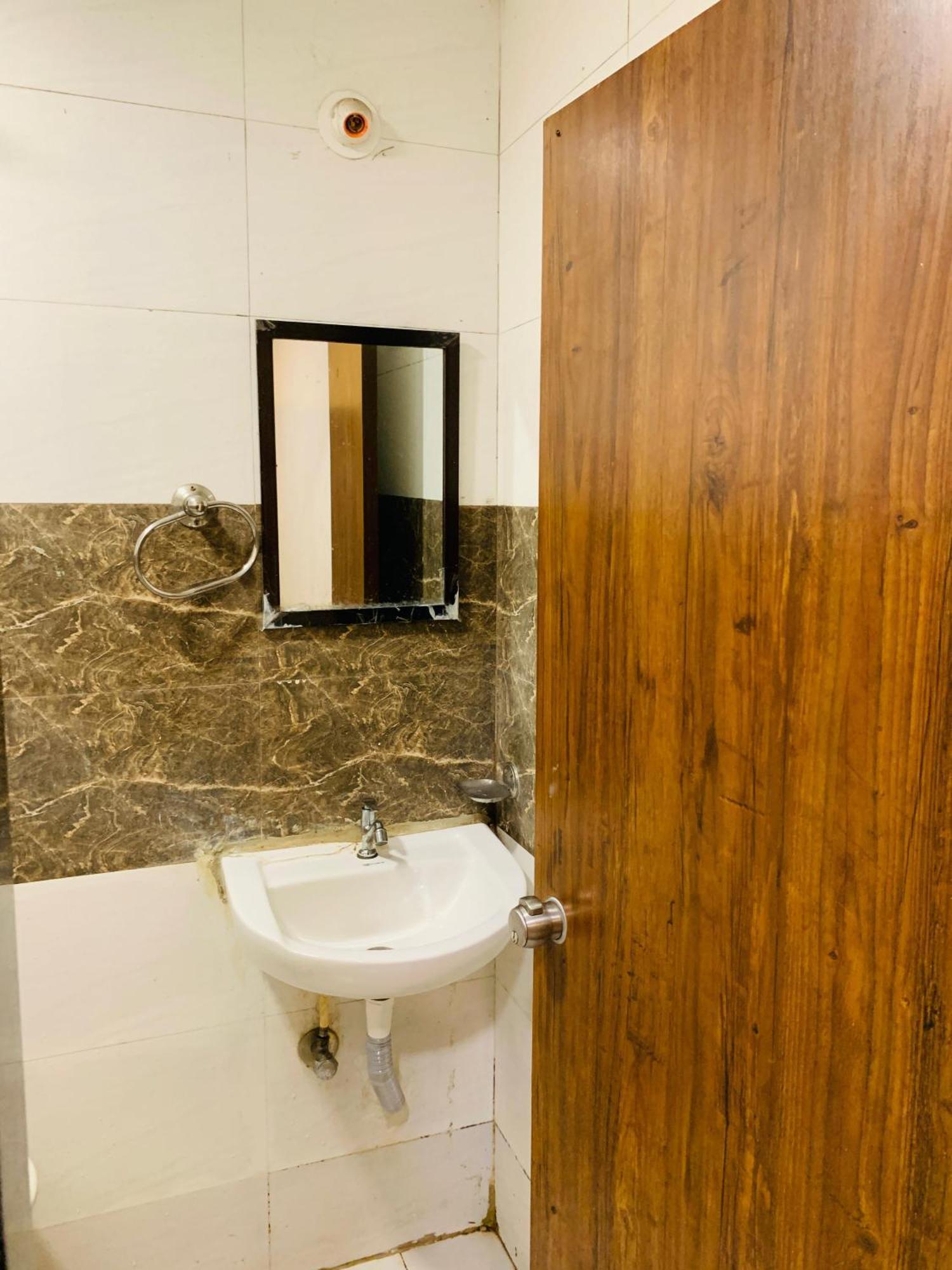 Hotel D9,indore Indore